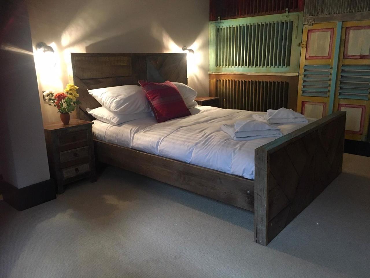 Charter House Hotel 3*